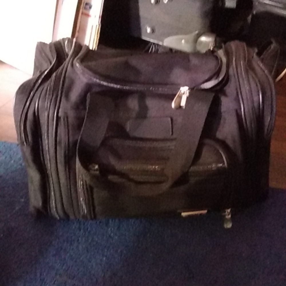 Small duffel by Lexi